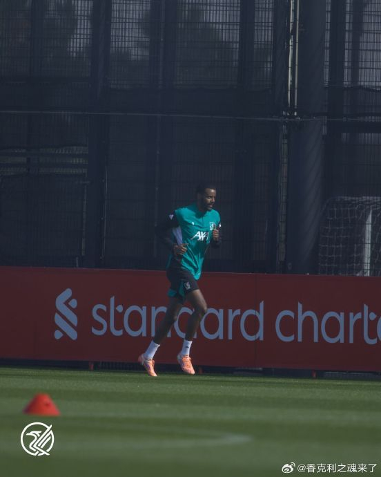 伊萨克利物浦训练场开启慢跑康复计划