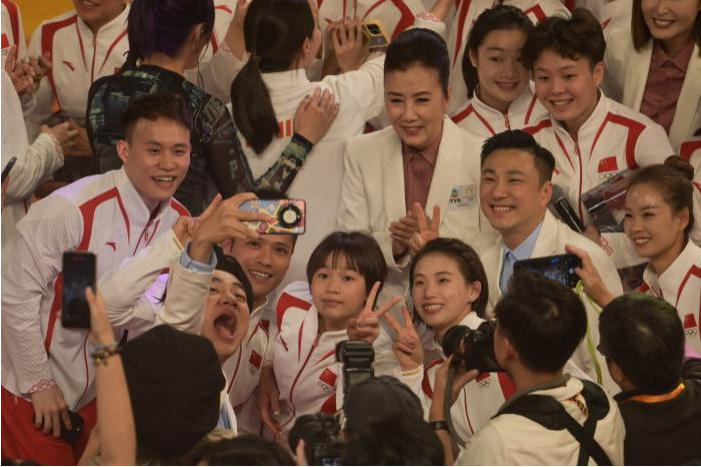 巴黎奥运健儿访港：欢乐互动引爆全港 名场面频