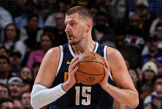 约基奇4天3战狂砍三双率队豪取5连胜 竞逐MVP与历