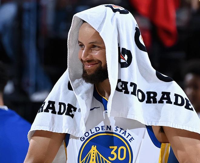 勇士客场逆转快船创三分纪录，历史级大逆转震